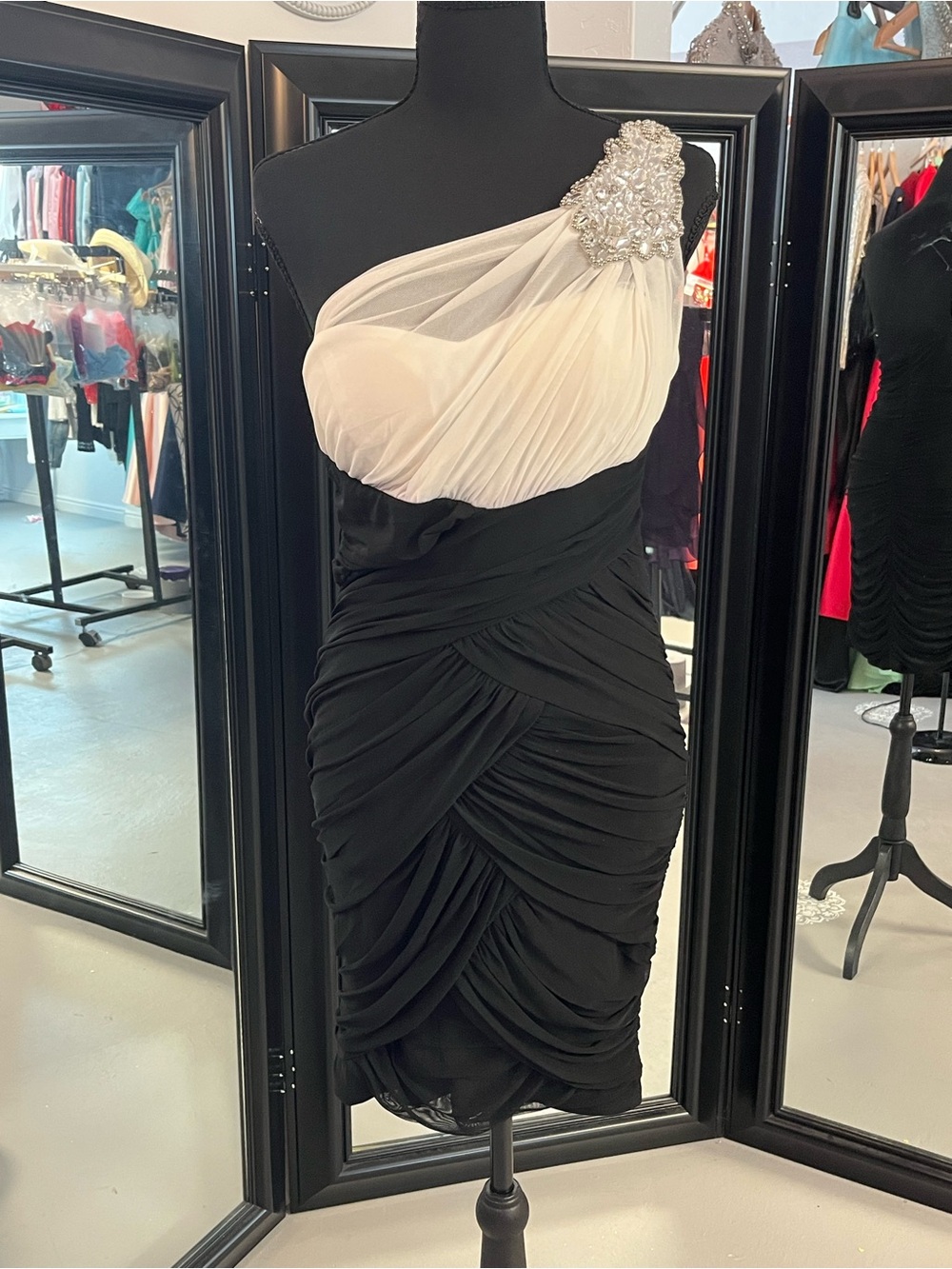 One shoulder dress